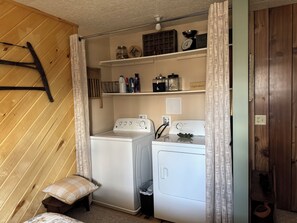 Interior - Cozy 3-bedroom farmhouse 20 minutes from Ashland access to ATV trail (Delta)