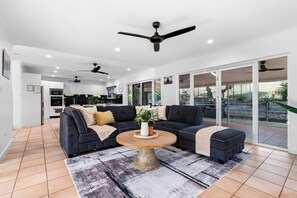 TV - Cullen Bay Retreat | Pool, Balcony & Marina Stroll (Larrakeyah)