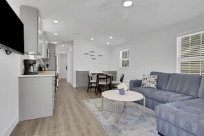 Living area - Renovated Naples Retreat- Resort Pool & Game Room (Naples)