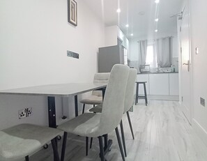 Dining - Brand New| Free Parking| Wembley| Patio Party| BBQ Party| Garden Party (Harrow)