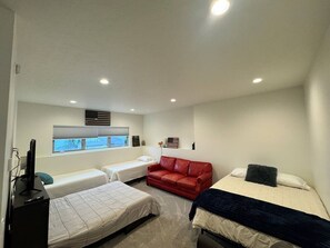WiFi, bed sheets - Sunrise Sunset Bayview Home (Homer)