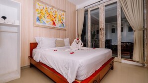 Desk, iron/ironing board, free WiFi - Pondok Kedongdong Homestay (Badung)