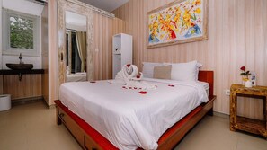 Desk, iron/ironing board, free WiFi - Pondok Kedongdong Homestay (Badung)