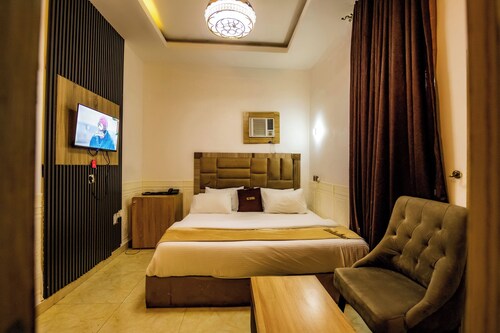 RJ Hotels And Restuarant