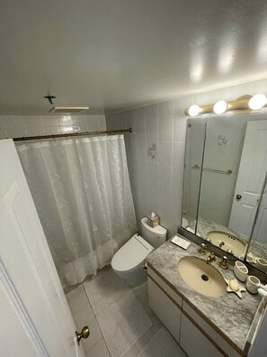 Bathroom - Travel Nurses; 3-bedroom+1 condo in Guam, all amenities/car
15m to all hospitals (Mangilao)