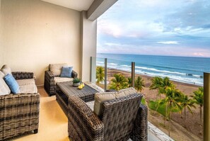 Property grounds - Diamante 701s - Downtown Beachfront Luxury Condo (Jaco)