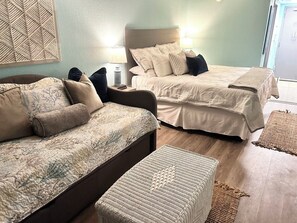 1 bedroom, desk, iron/ironing board, free WiFi