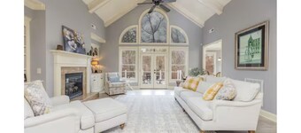 Lakefront, Theater, Gym, Fire Pit, Lily pad, Pool table, Kayaks, Paddle board