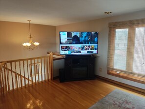 Interior - Top Floor Boston Skyline Retreat Near Logan, & Transportation to FIFA CUP 2026 (Saugus)