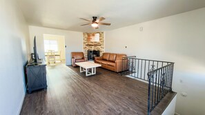 Interior - Cozy 2-bedroom townhome Pueblo West with Central Air (Pueblo West)