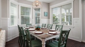 Dining - Emerald Escape| 4BR 30A | Sleeps 10 | 6 Seater Golf Cart + Bikes (Santa Rosa Beach)