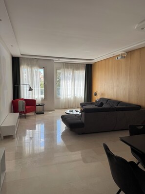 Living area - Rooftop pool & Home Cinema appartment Oasis . Casablanca (Casablanca)