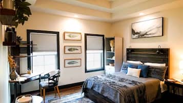 3 bedrooms, desk, iron/ironing board, free WiFi