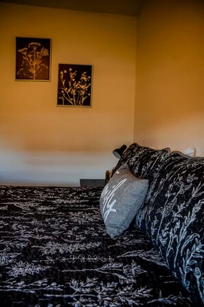 3 chambres, bureau, fer et planche à repasser, accès au Wi-Fi (inclus)