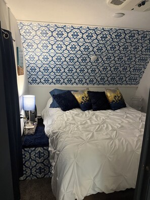 Bed sheets - Hidden Anchor Retreat -Quiet Glamping Escape Near Lake Somerville TX (Burton)