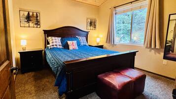 2 bedrooms, desk, iron/ironing board, WiFi (free)