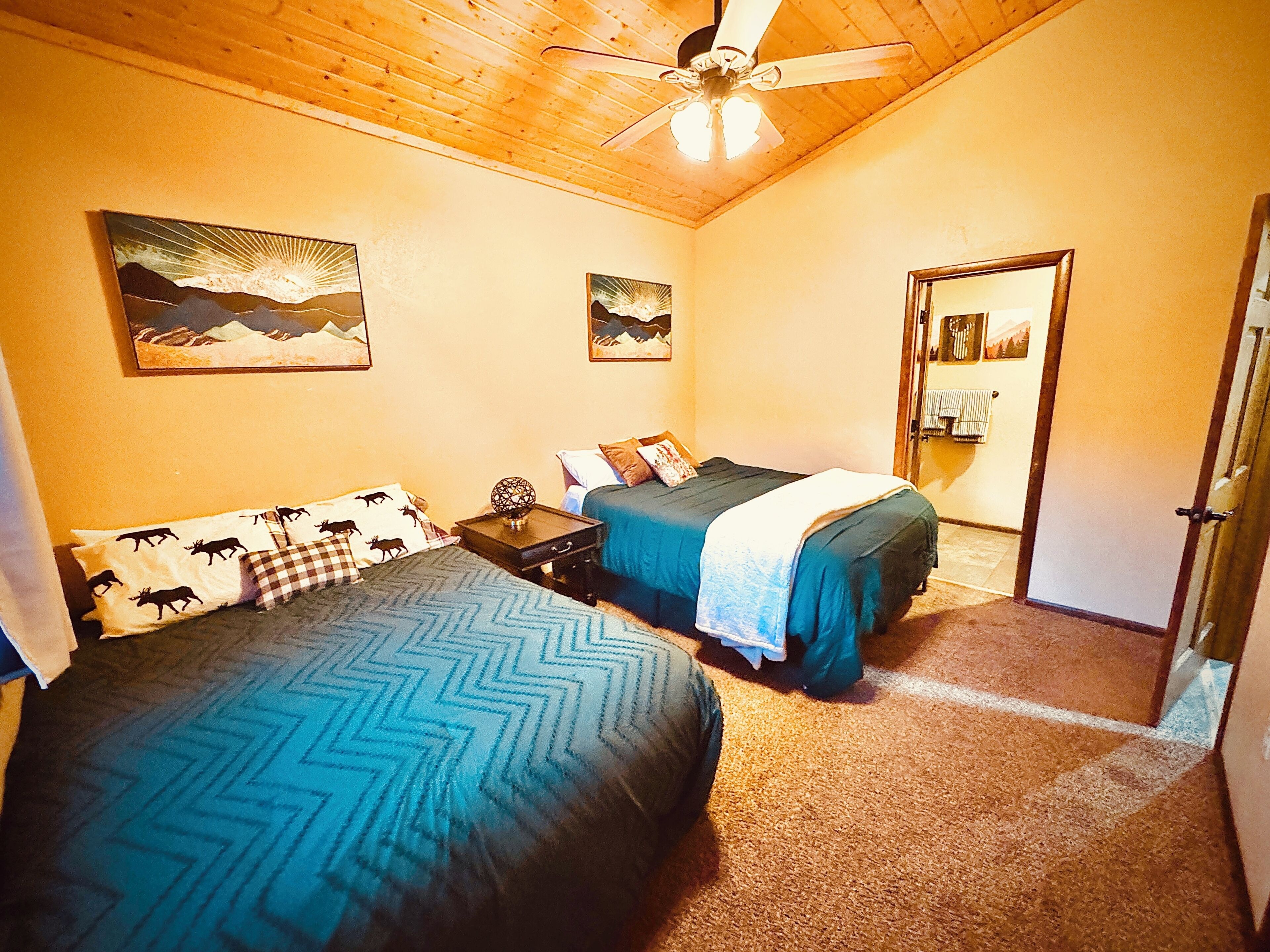2 bedrooms, desk, iron/ironing board, WiFi (free)