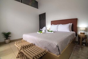 Iron/ironing board, travel cot, WiFi, bed sheets - Calla House Arenal 3BR (La Fortuna)