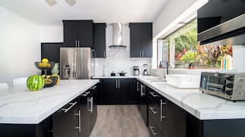 Fridge, microwave, coffee/tea maker, electric kettle