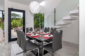 Dining - 2BR Villa House of Views w King Bed Volcano View (La Fortuna)
