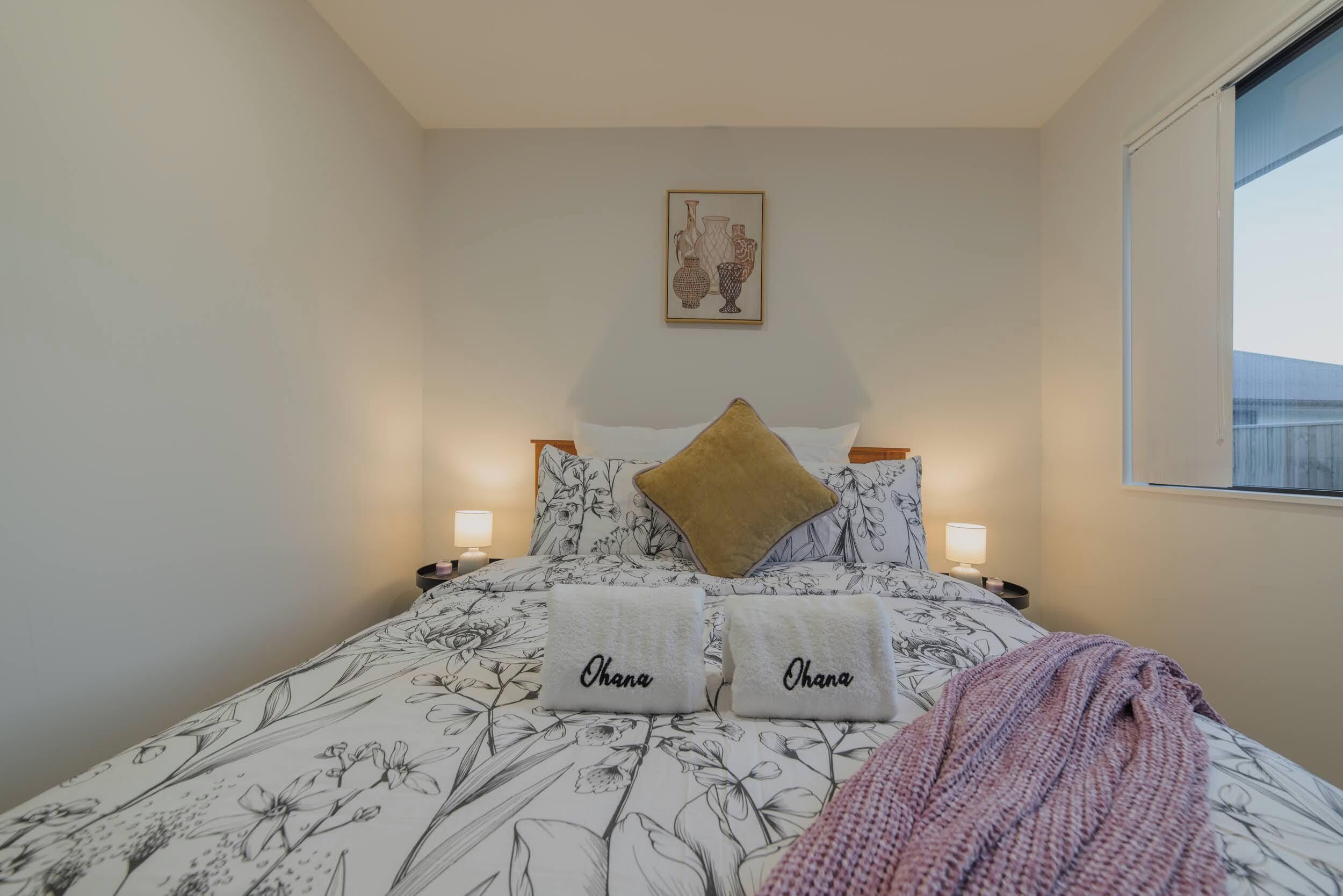 Iron/ironing board, WiFi, bed sheets