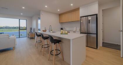 Modern 4BR with Billiards & Bright Living