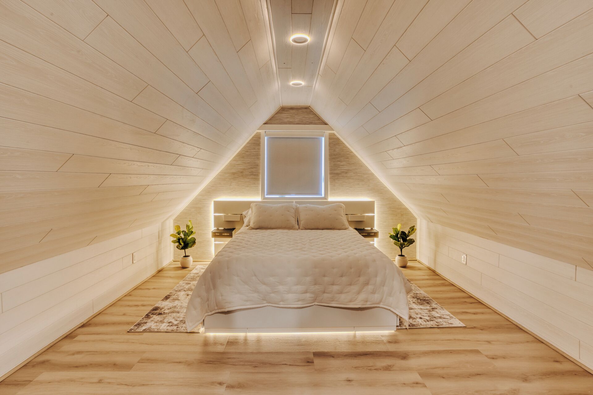 Iron/ironing board, internet, bed sheets
