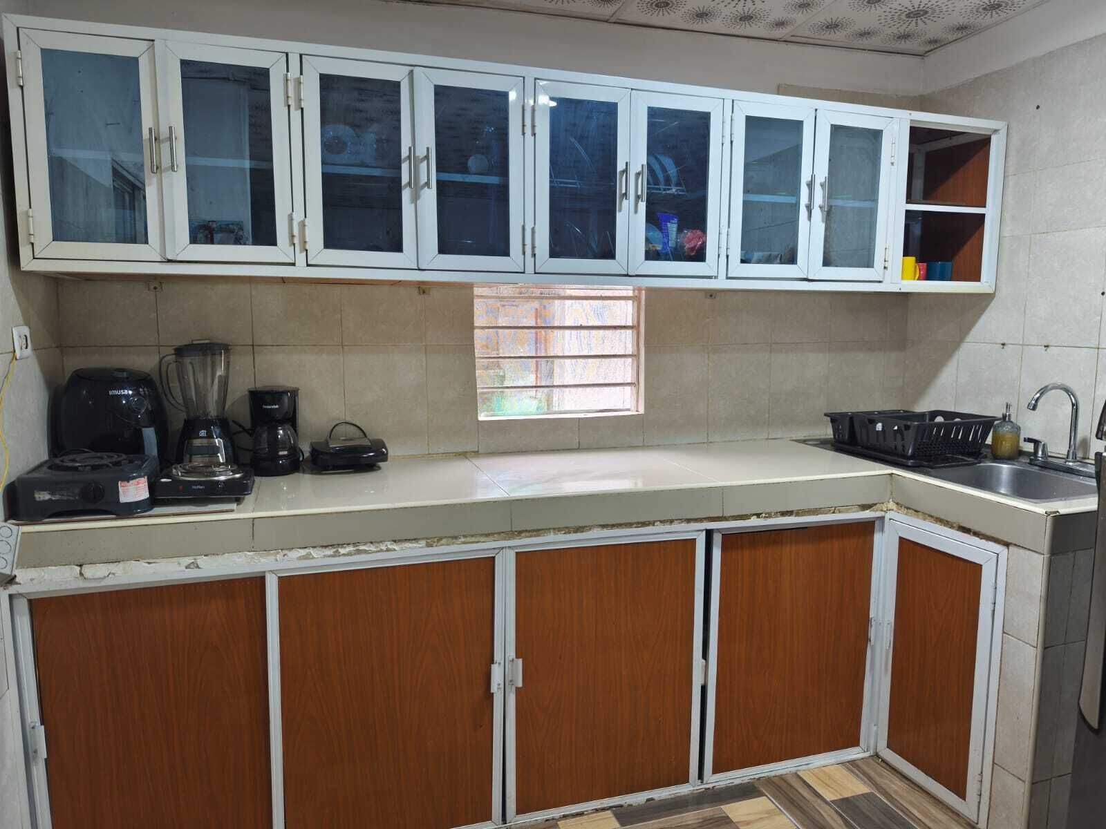 Oven, coffee/tea maker, cookware/dishes/utensils, lobster pot