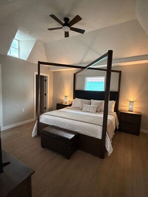 4 bedrooms, iron/ironing board, free WiFi