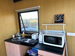 Coffee/tea maker, fridge, microwave, stovetop - Ritaville by Tiny Away (Waterloo)