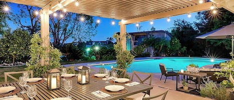 Outdoor dining