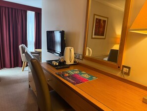 Interior - Executive Single: Comfort for Solo Travellers in Blaby (Blaby)