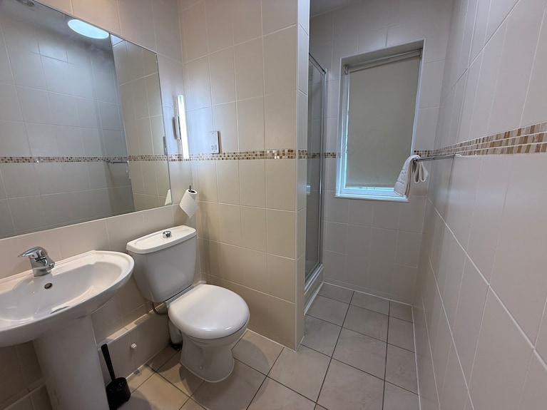 Executive Single: Comfort For Solo Travellers In Blaby - Leicester