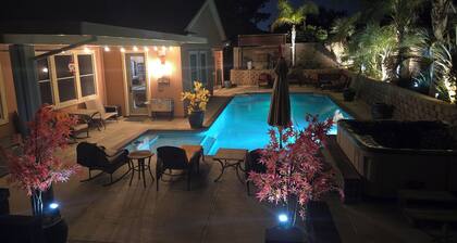 Cozy 5th wheel pool side escape. Sleep up to 6. 30 min to L.V., lake, skiing.