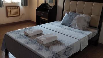 Classic Twin Room | Free WiFi
