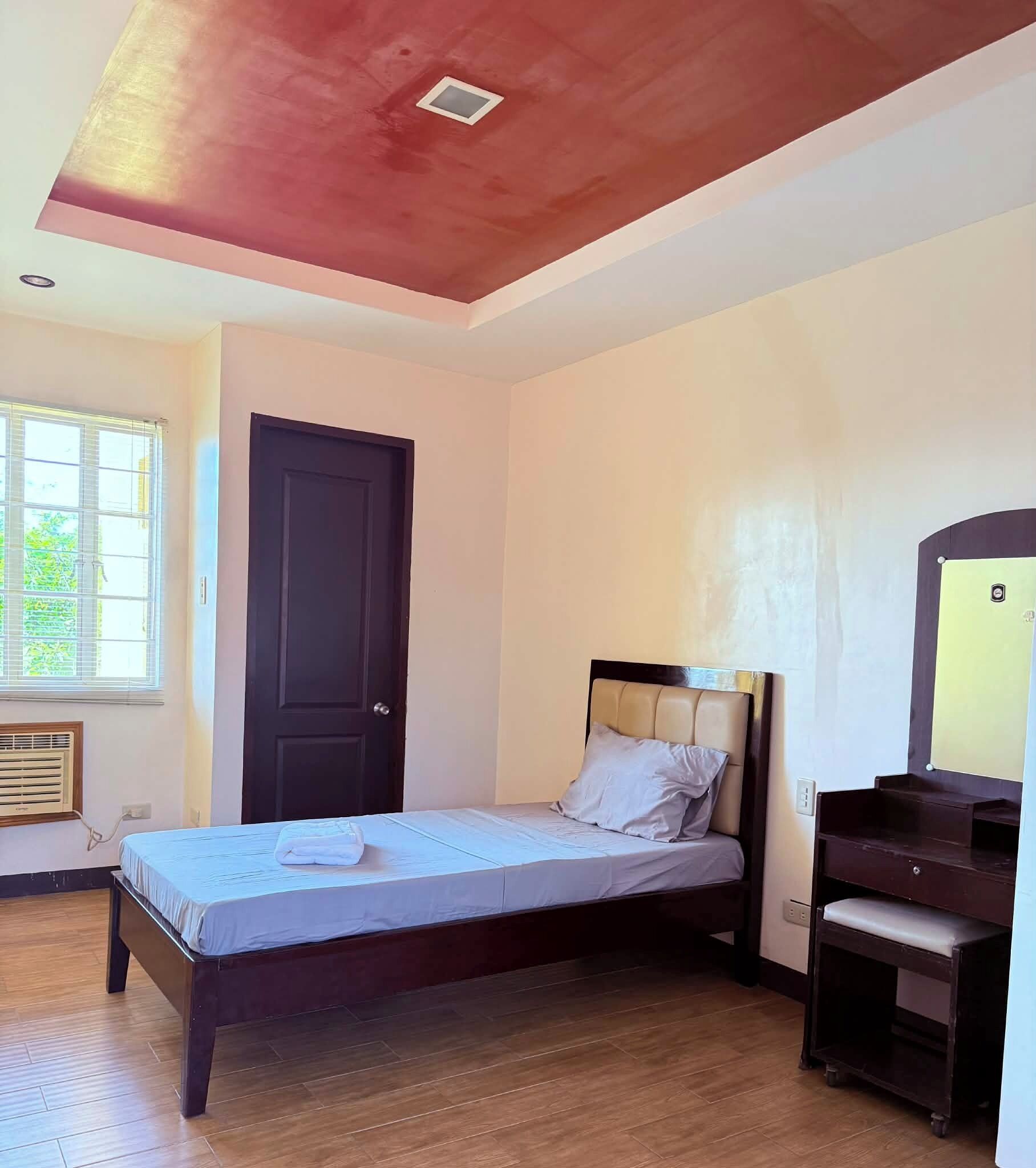 Basic Single Room | Free WiFi