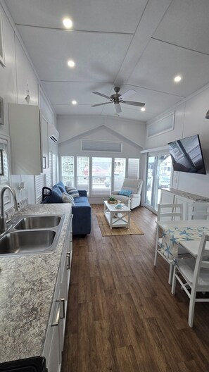 Living area - Happier in the keys- waterfront tiny home in Key Largo (Key Largo)
