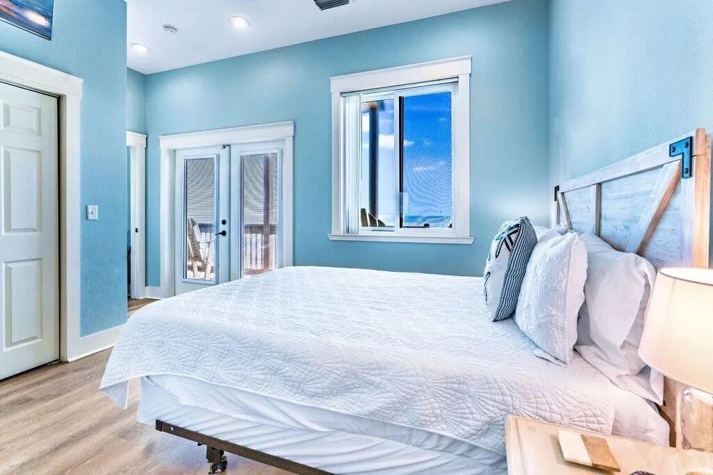 3 slaapkamers, een strijkplank/strijkijzer, gratis wifi, beddengoed