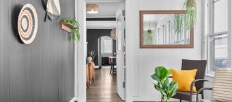Roomy Central Hub • Games, Fire Pit & Downtown Fun