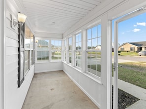 Interior - Fully Fenced Backyard - 5BR with Kings - Cooler Pooler - Pets Welcome! (Pooler)