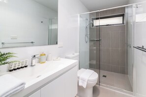 Hair dryer - 2BR 2bath townhouse in Garran (Garran)