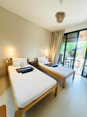 Desk, laptop workspace, free WiFi - The Sanctuary (EL NIDO)