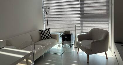 OPEN2-Hongik Hapjeong 2 min hotel style Han River View-Queen bed for 2 people