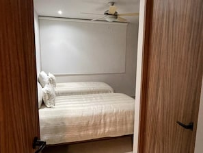 2 chambres, fer et planche à repasser, accès Internet, draps fournis