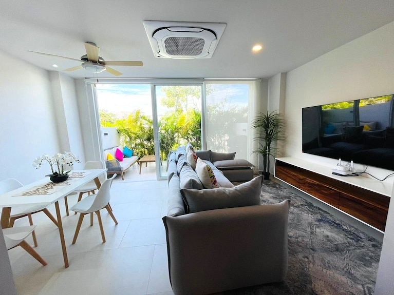 Apartment In Excellent Location Only 5 Minutes From The Beach By Car . - 누에보 발라타
