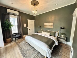 6 soveværelser, skrivebord, strygejern/strygebræt, weekendseng
