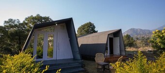 Dhauladhar View Village Resort