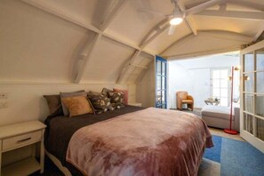 3 chambres, fer et planche à repasser, Wi-Fi, draps fournis