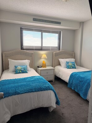 2 bedrooms, desk, iron/ironing board, free WiFi - "The Salty Turtle" / 2bd 2bth/Ocean View/ Pools/ Beach (Myrtle Beach)