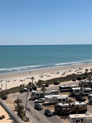 Sun-loungers - "The Salty Turtle" / 2bd 2bth/Ocean View/ Pools/ Beach (Myrtle Beach)
